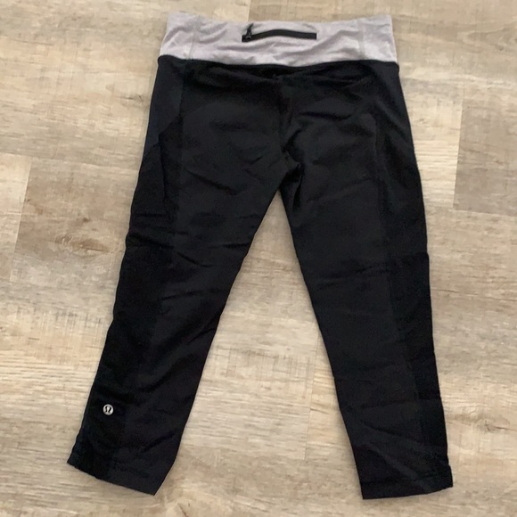 Lululemon crops - Picture 2 of 5